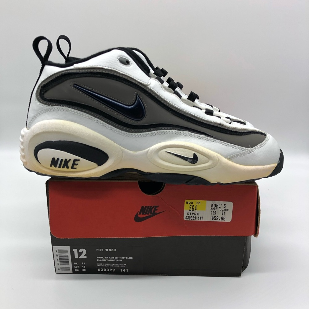 Nike NIB Pick N’ Roll Sneakers 630329-141 Vintage
